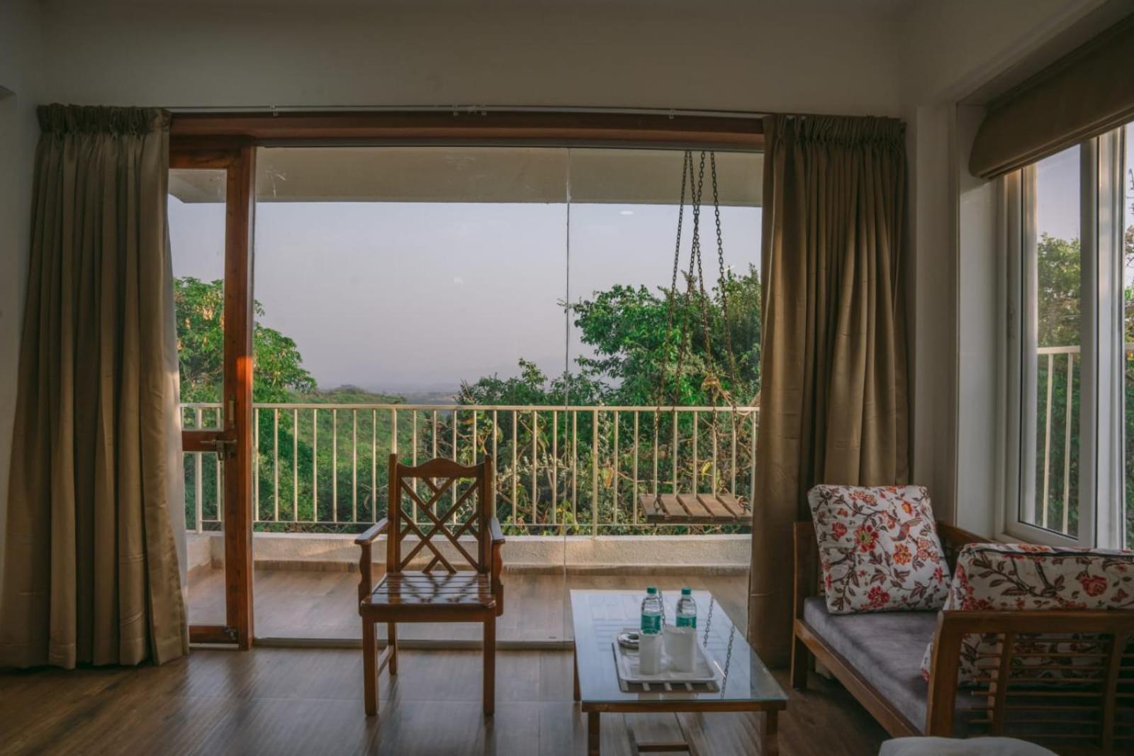 Eshi Resorts And Restaurant - Bhimashankars Jungle Luxury Resort Taleghar Dış mekan fotoğraf